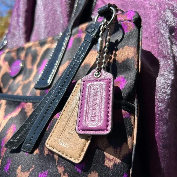 Coach Signature Ocelot Leopard Print Tote & Wristlet ๐๐ - Picture 4 of 13